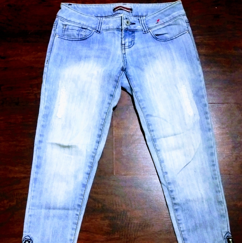 New Younique jeans (Size 3)